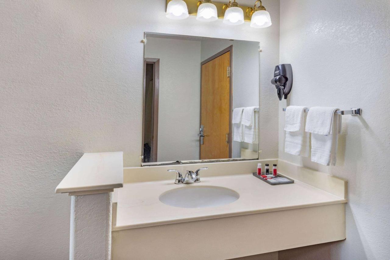 Super 8 By Wyndham Kinder/Coushatta Near Casino 外观 照片
